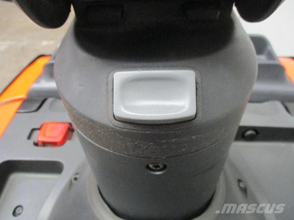 BT LPE200 Montacargas con plataformas de baja elevación
