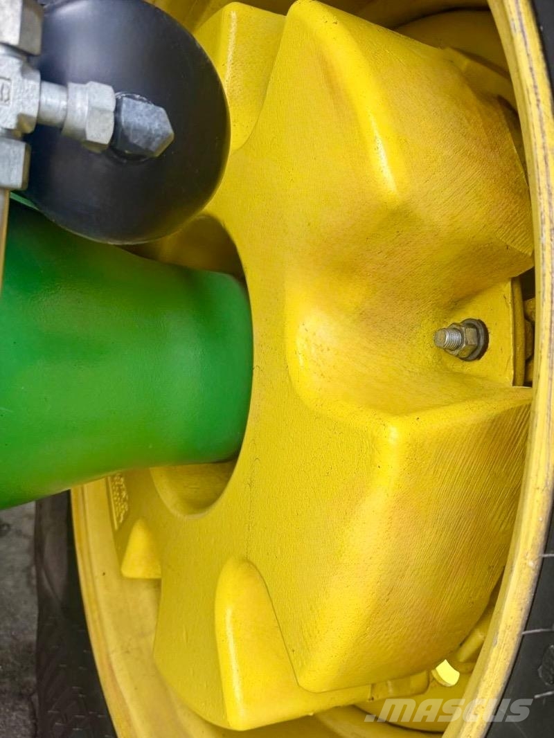 John Deere 8320R e23 Traktori