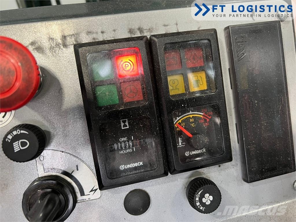 Combilift CB2500 | GAS | TRIPLEX 4900MM | FULL-CABIN | FREE- Four-way truck