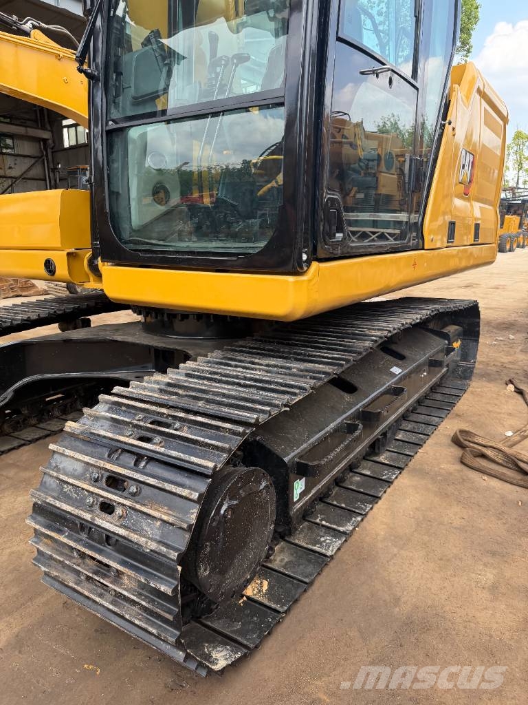 CAT 320 GC  3000 units excavators in stock Raupenbagger