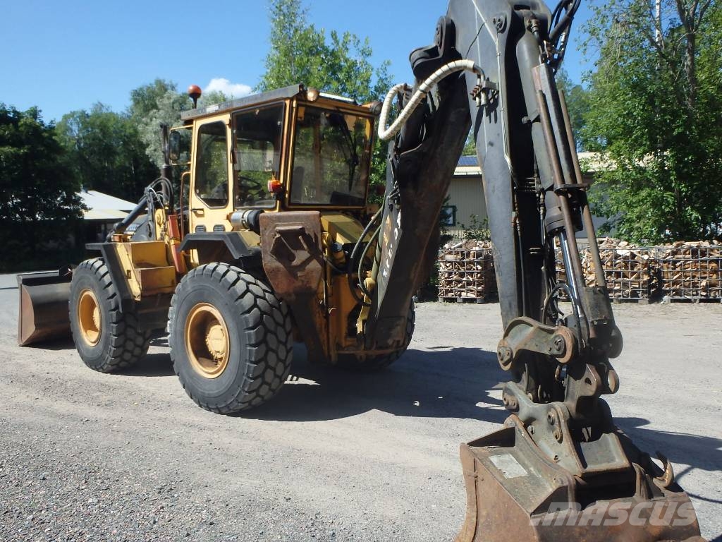 Volvo BM 6300 4x4 Retrocargadoras
