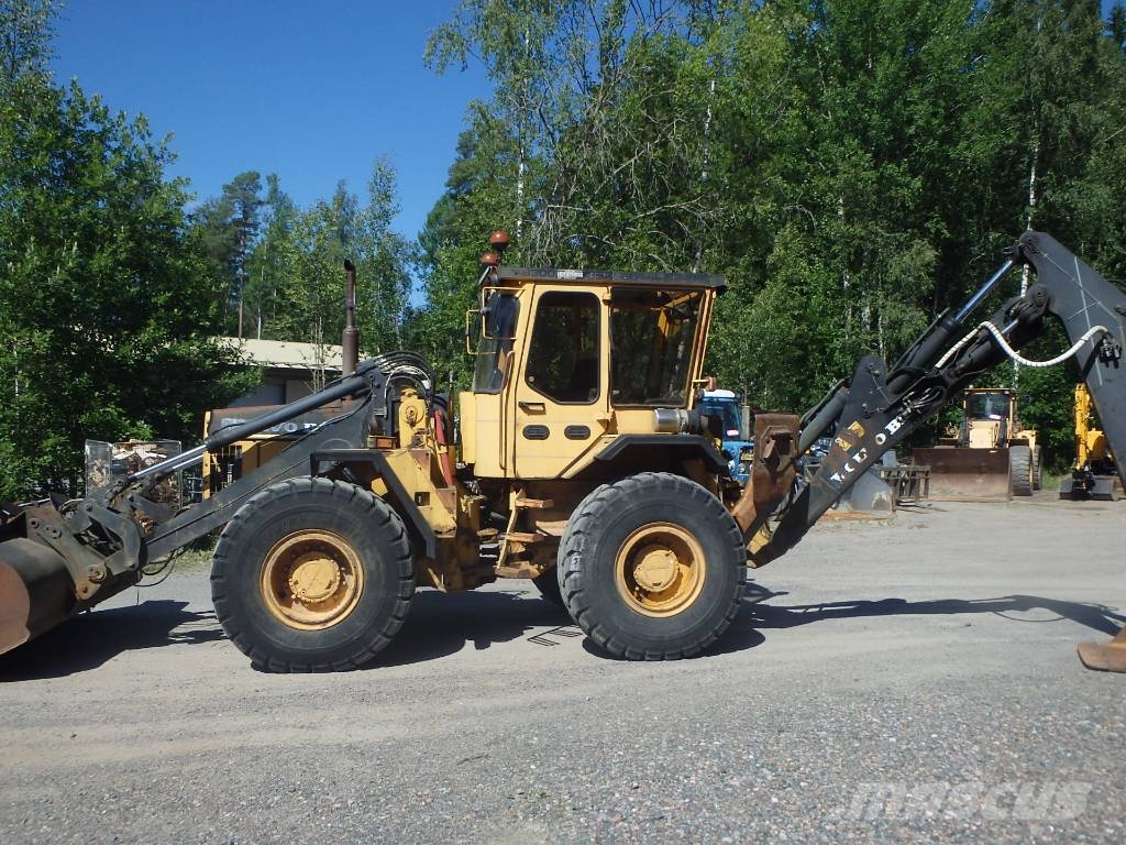 Volvo BM 6300 4x4 Retrocargadoras