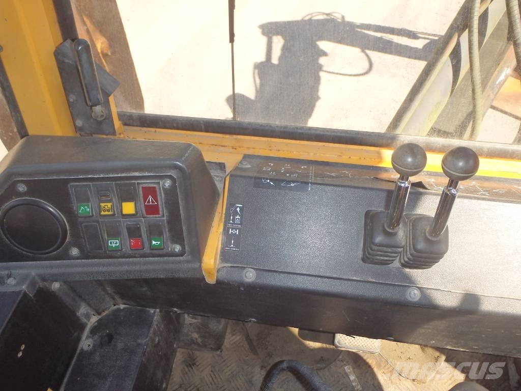 Volvo BM 6300 4x4 Retrocargadoras