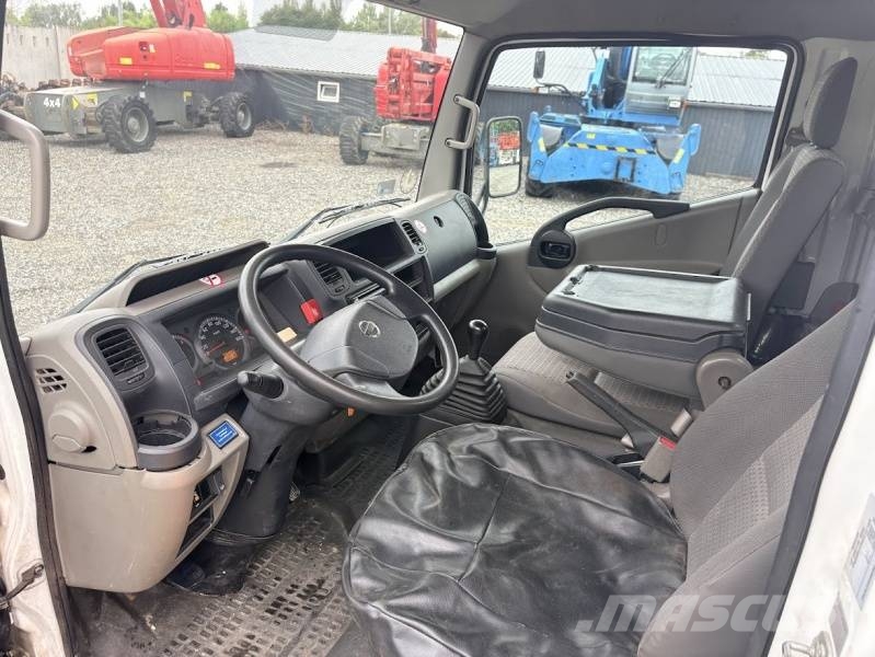 Nissan Cabstar Palfinger P260B - 25,6 m - 230 kg المنصات الهوائية المثبتة على شاحنة