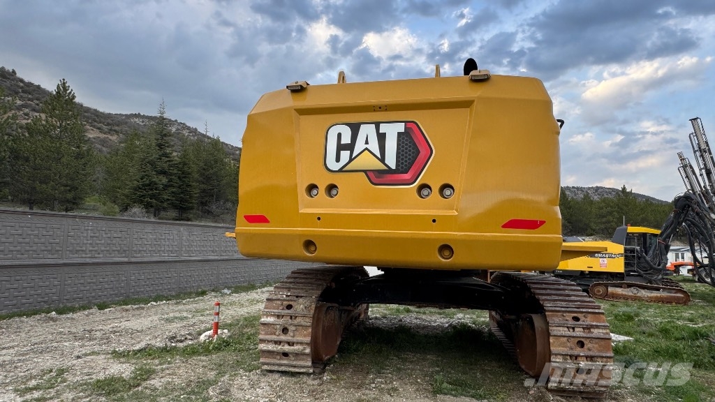 CAT 374 Rupsgraafmachines