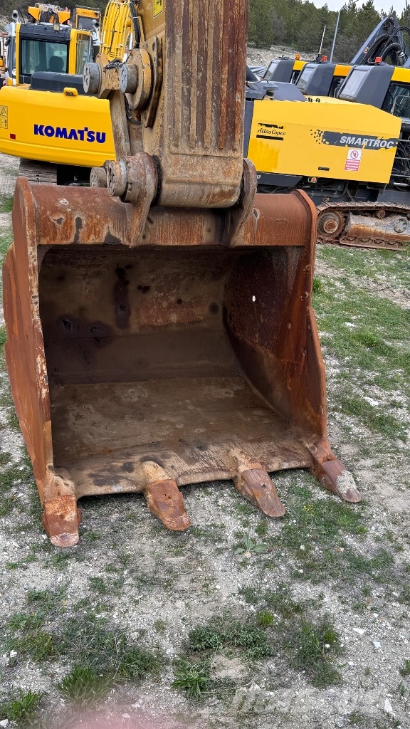 CAT 374 Rupsgraafmachines
