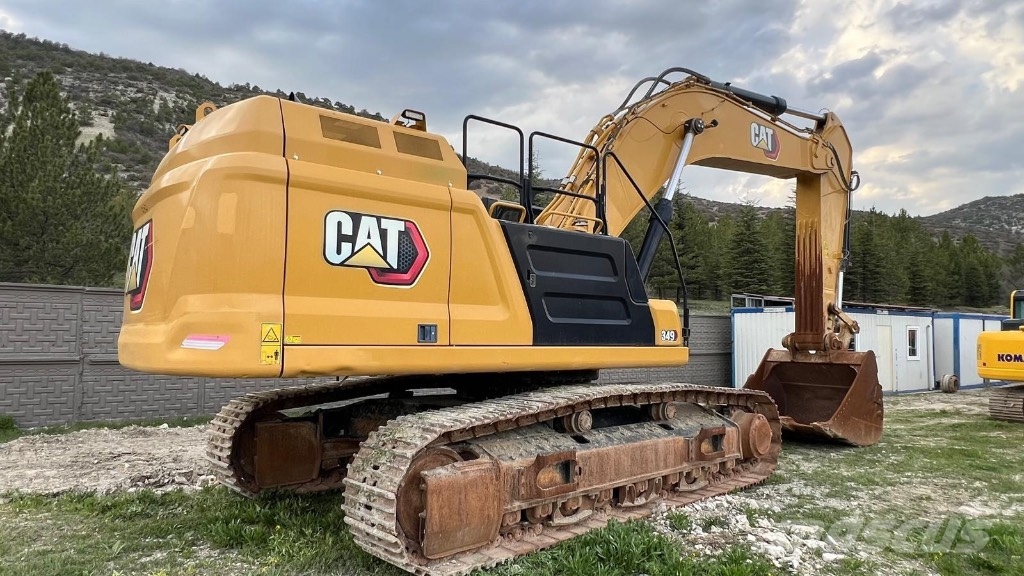 CAT 374 Rupsgraafmachines