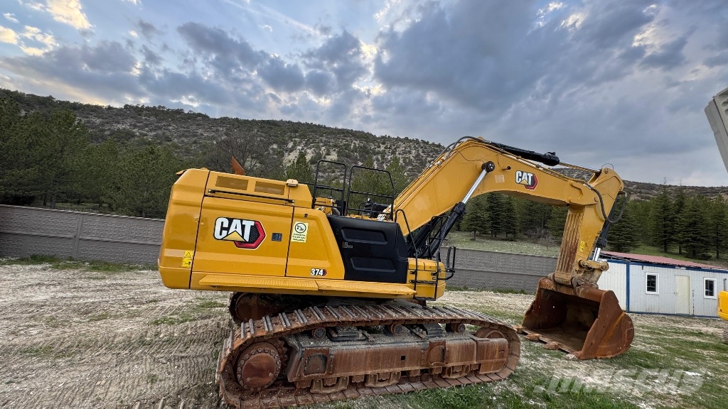 CAT 374 Rupsgraafmachines
