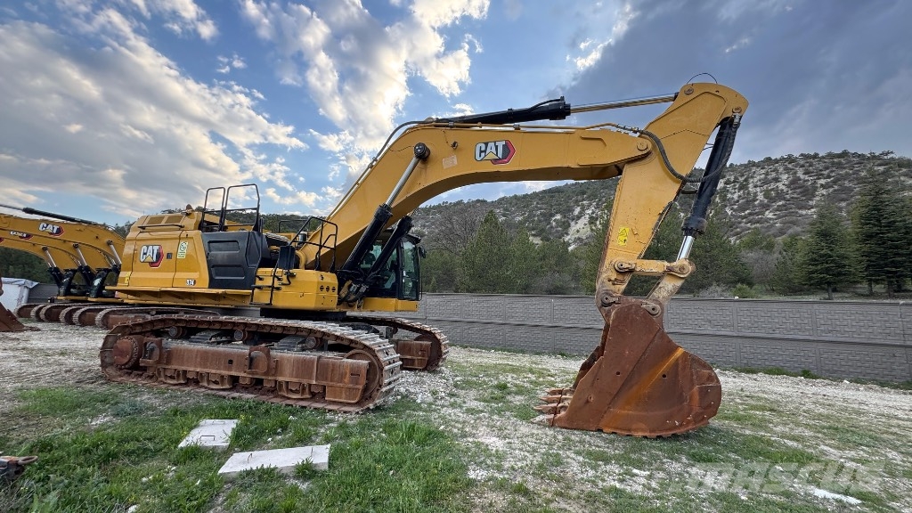 CAT 374 Rupsgraafmachines