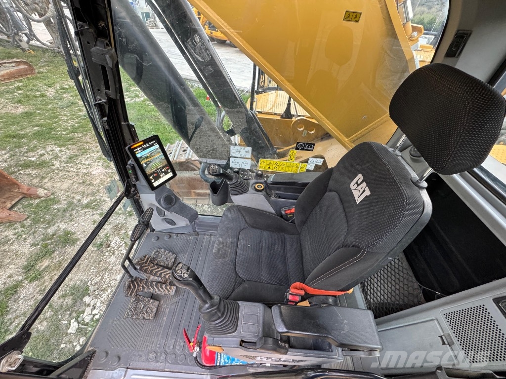 CAT 374 Rupsgraafmachines