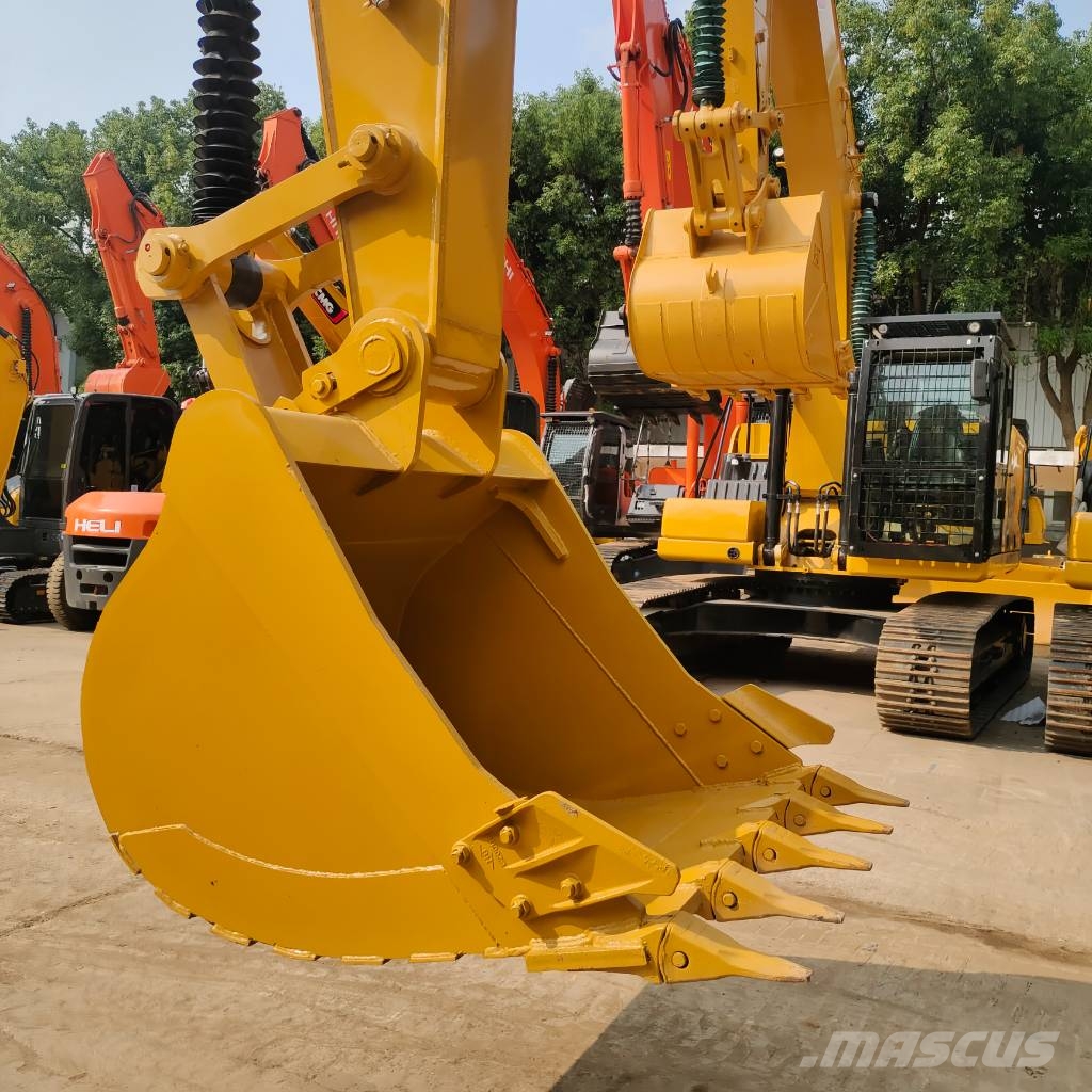 CAT 330 D Vikšriniai ekskavatoriai