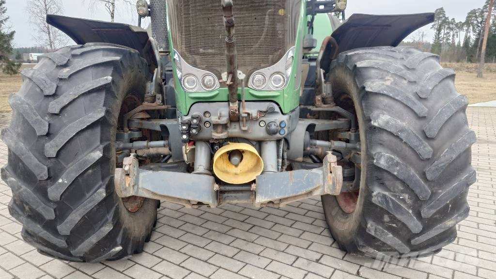 Fendt 933 Vario Tractors