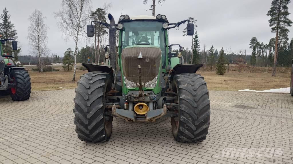 Fendt 933 Vario Tractors