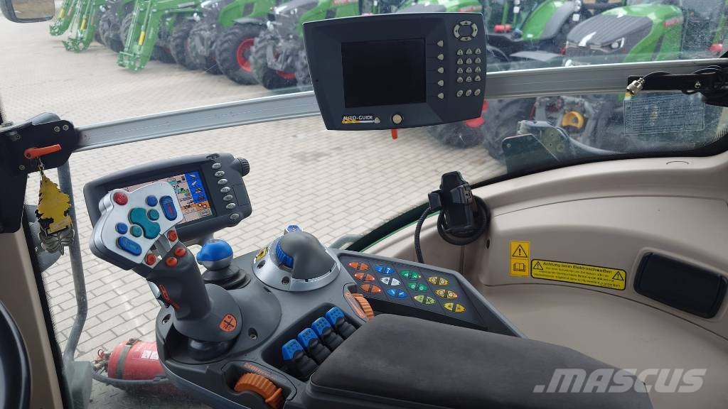 Fendt 933 Vario Tractors
