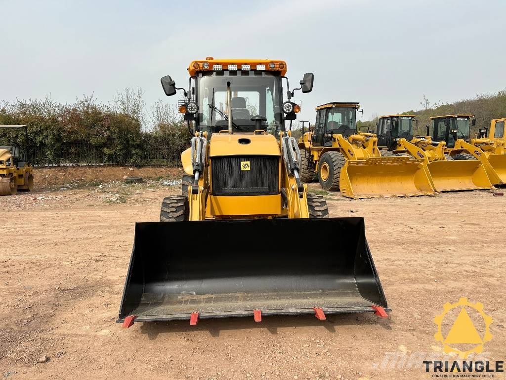 JCB 3 CX Ekskavatori-iekrāvēji