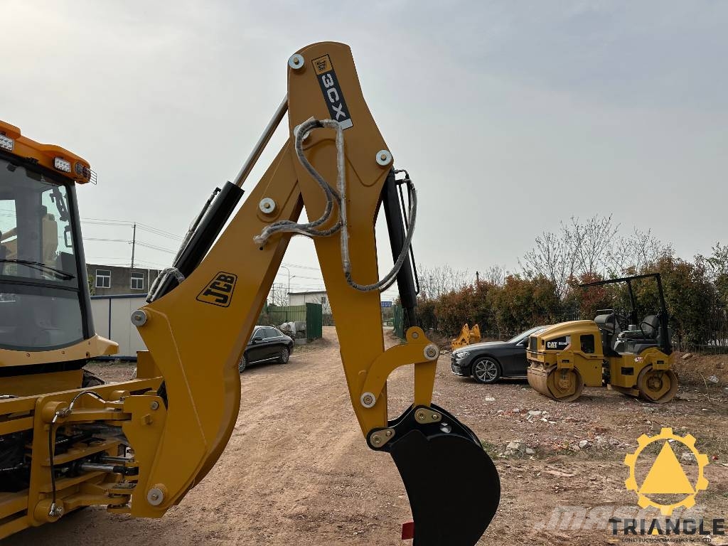 JCB 3 CX Ekskavatori-iekrāvēji