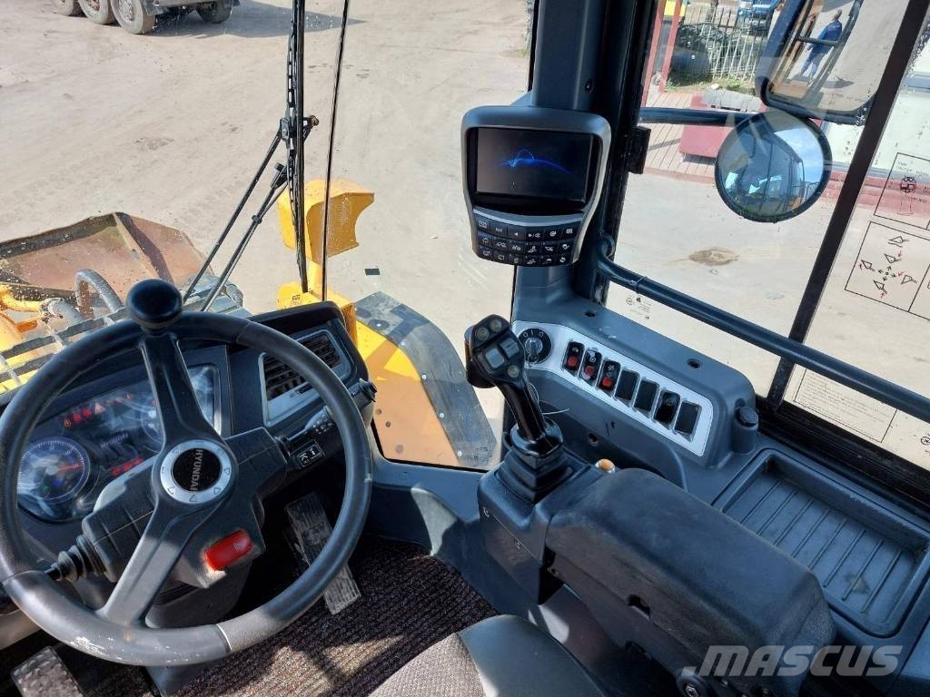 Hyundai HL 955 لوادر بعجل