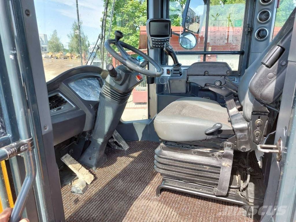 Hyundai HL 955 لوادر بعجل
