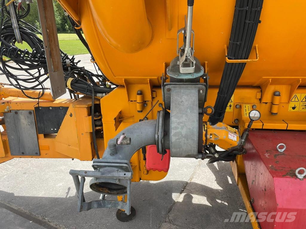 Veenhuis HDG 14000 Bemestertank + bemester Turbovuller Kent صهاريج الملاط