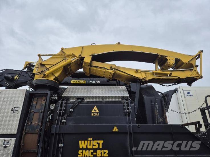 Volvo FMX540 6x6 / 34 tho. km/ WUST SMC-812 wood chipper ماكينات تقطيع أخشاب الحراجة