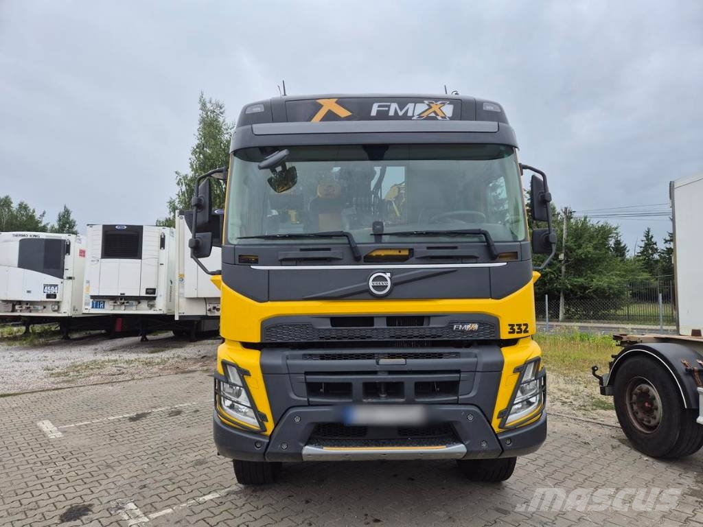 Volvo FMX540 6x6 / 34 tho. km/ WUST SMC-812 wood chipper ماكينات تقطيع أخشاب الحراجة