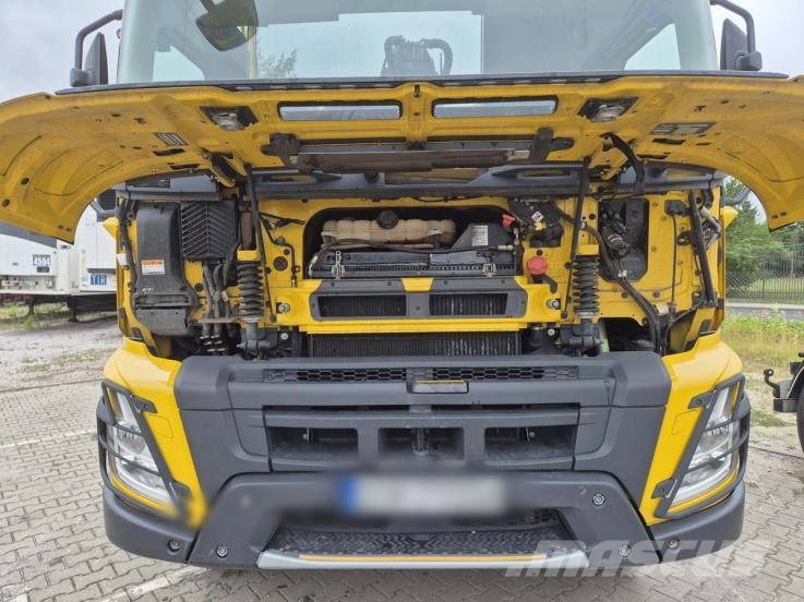 Volvo FMX540 6x6 / 34 tho. km/ WUST SMC-812 wood chipper ماكينات تقطيع أخشاب الحراجة