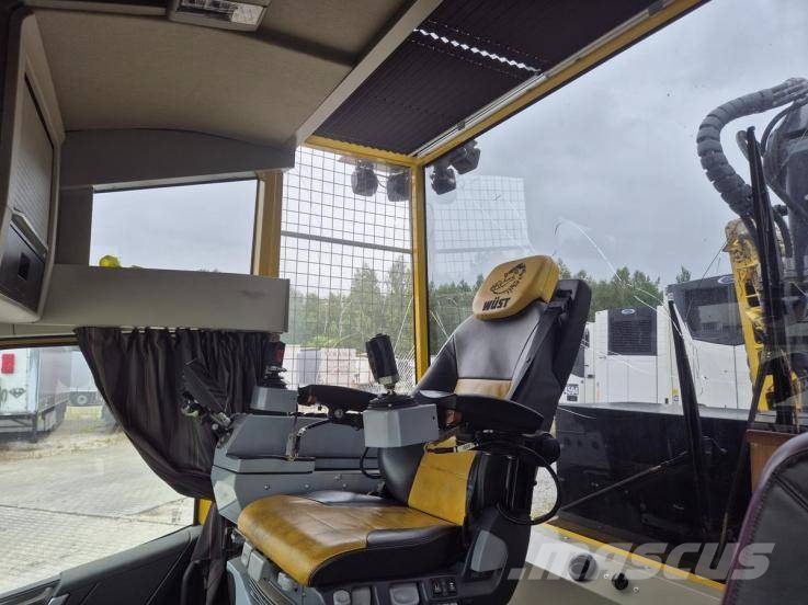 Volvo FMX540 6x6 / 34 tho. km/ WUST SMC-812 wood chipper ماكينات تقطيع أخشاب الحراجة
