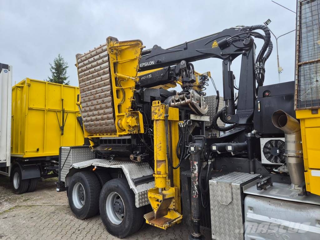 Volvo FMX540 6x6 / 34 tho. km/ WUST SMC-812 wood chipper ماكينات تقطيع أخشاب الحراجة