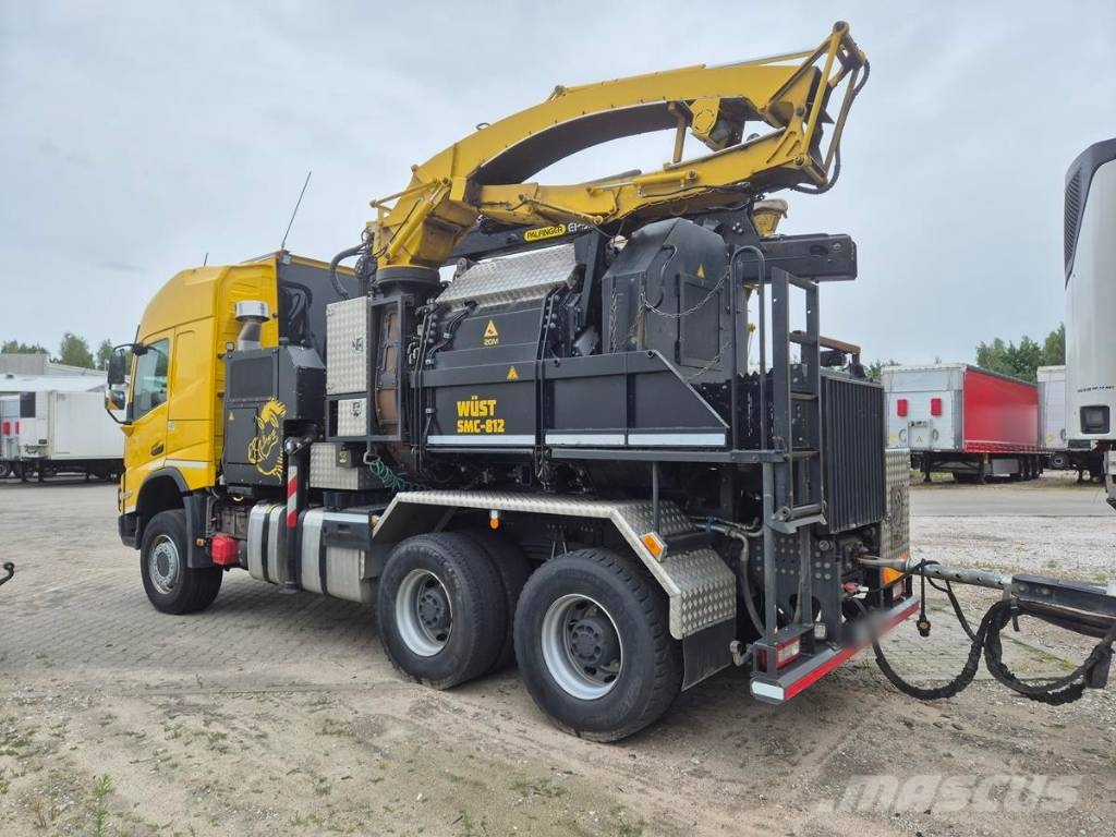 Volvo FMX540 6x6 / 34 tho. km/ WUST SMC-812 wood chipper ماكينات تقطيع أخشاب الحراجة