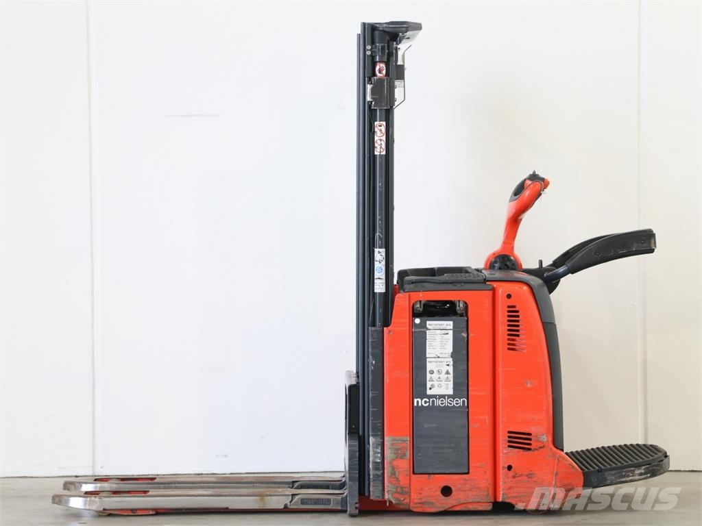 Linde D12AP/133-01 Pedestrian stacker