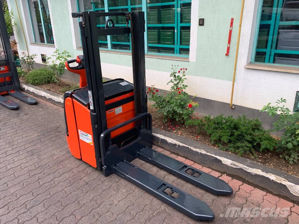 Linde L14 /372/ INITIAL LIFT V-3061 OB 핸드 파레트 스태커