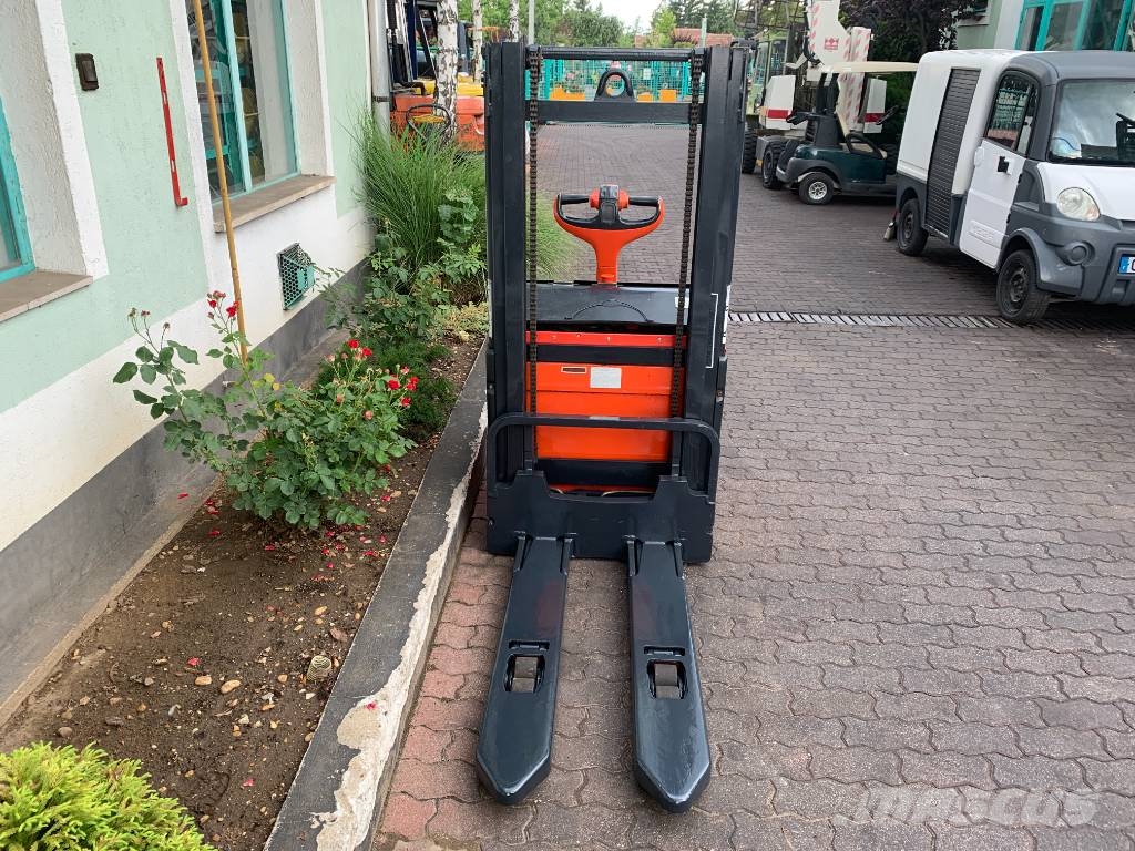 Linde L14 /372/ INITIAL LIFT V-3061 OB 핸드 파레트 스태커
