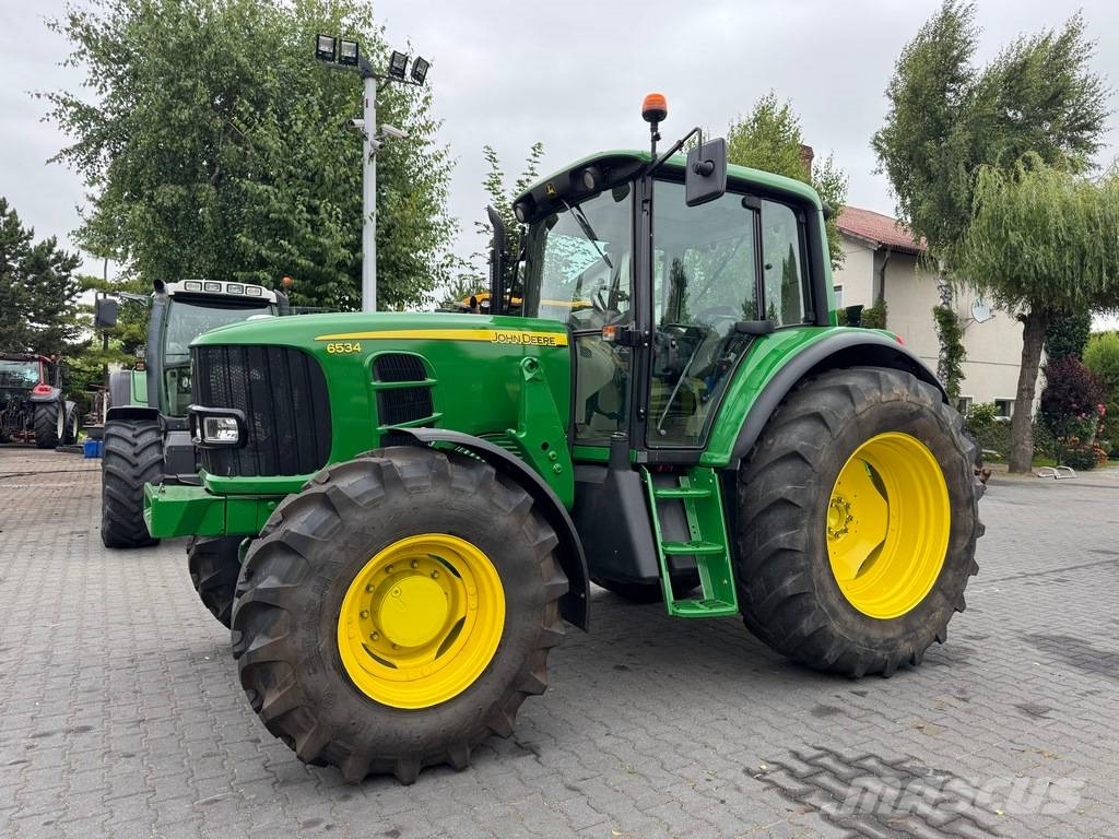 John Deere 6534 الجرارات