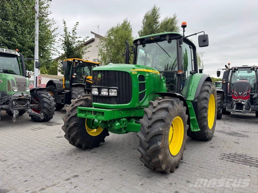 John Deere 6534 الجرارات