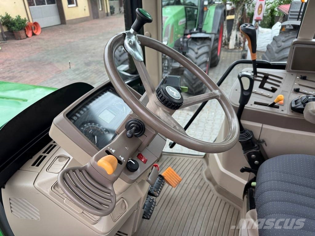 John Deere 6534 الجرارات