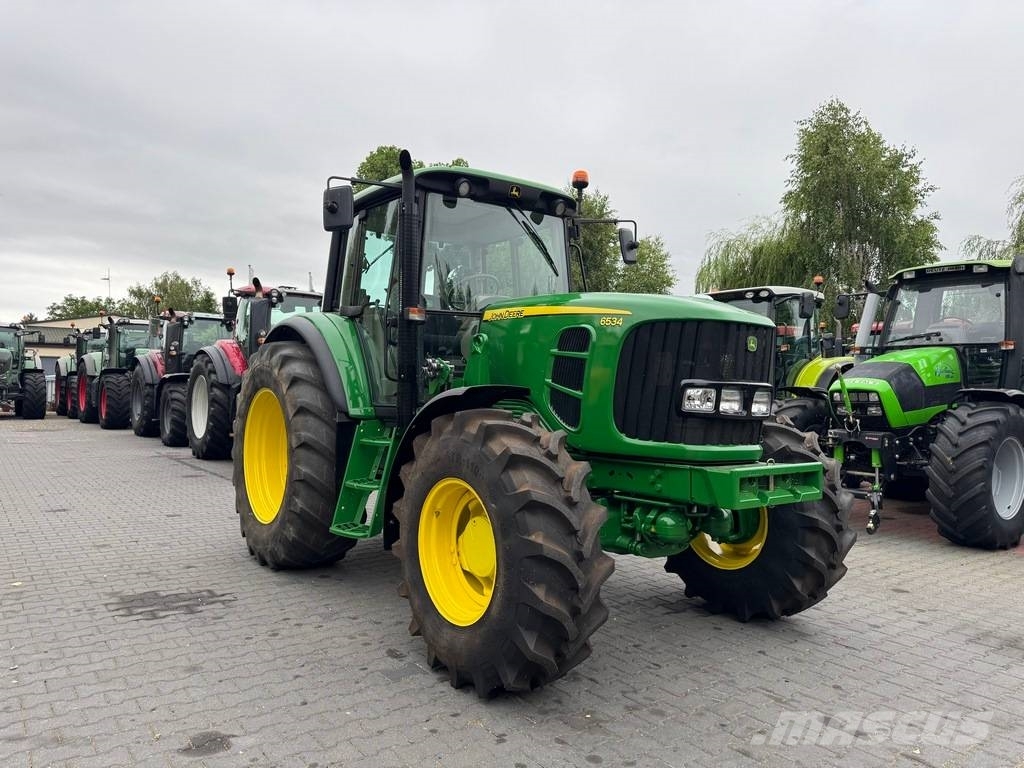 John Deere 6534 الجرارات