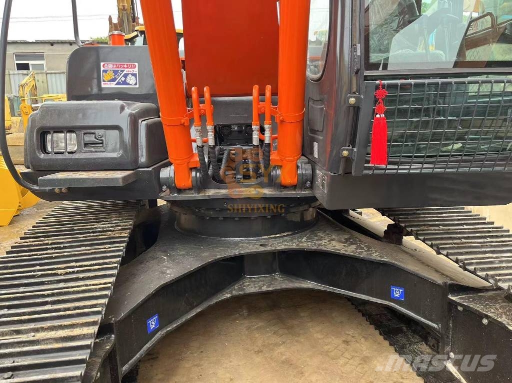 Hitachi ZX 200-3 G Гусеничні екскаватори