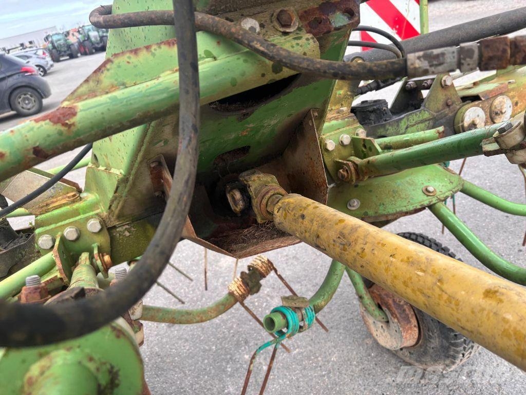 Krone Kw 8.82 Obraceče a shrabovače sena