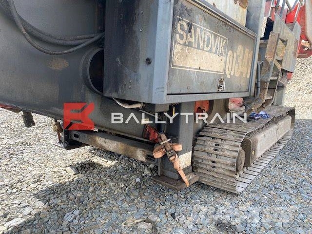 Sandvik QJ341 Jaw Crusher (Fire Damaged For Breaking) Mobile Brecher