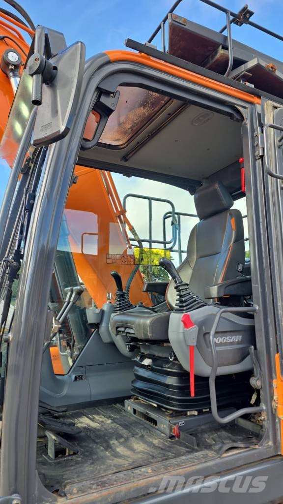 Doosan DX 140 LC Lánctalpas kotrók