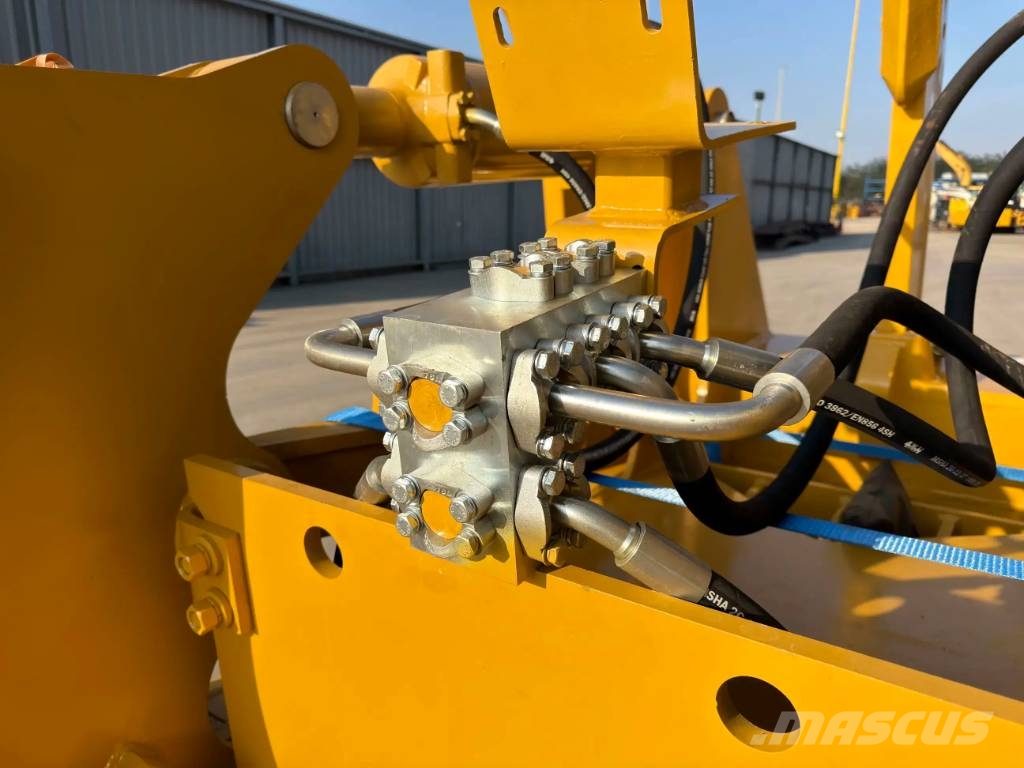 CAT D8 Multi Shank Ripper Scarificatori