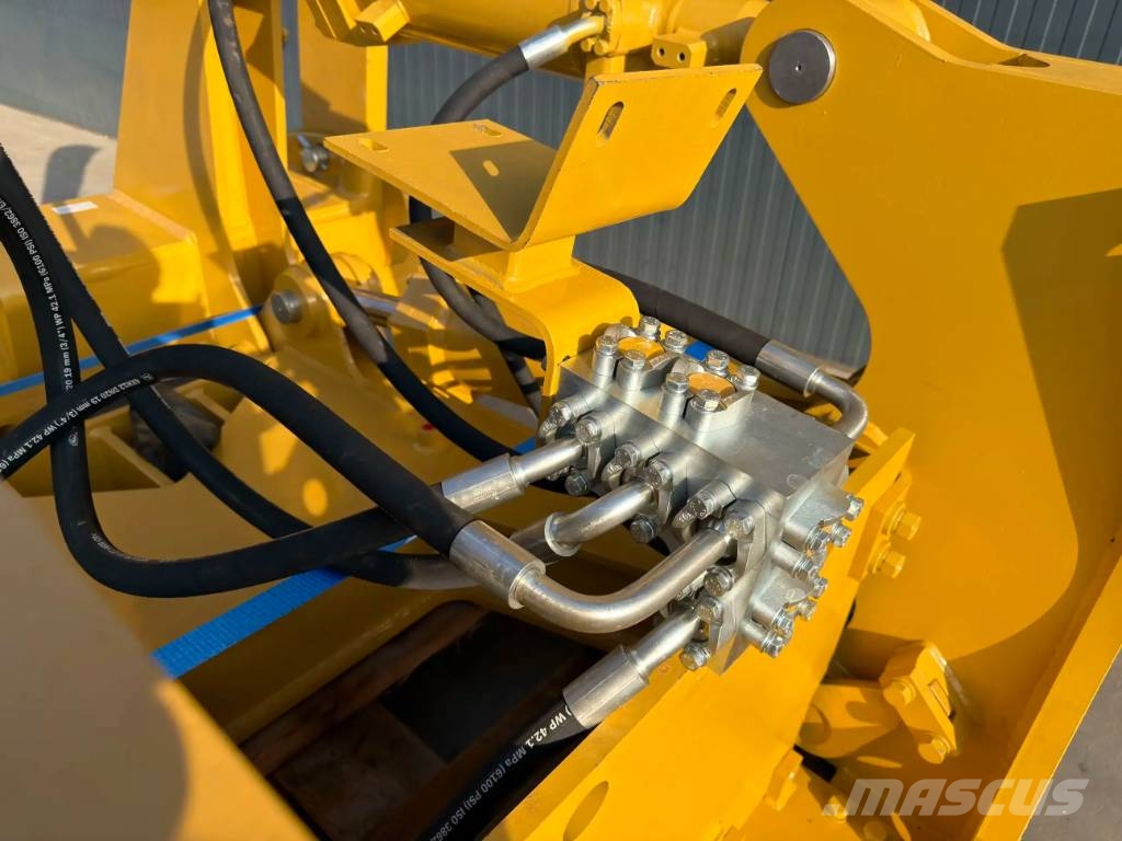 CAT D8 Multi Shank Ripper Scarificatori