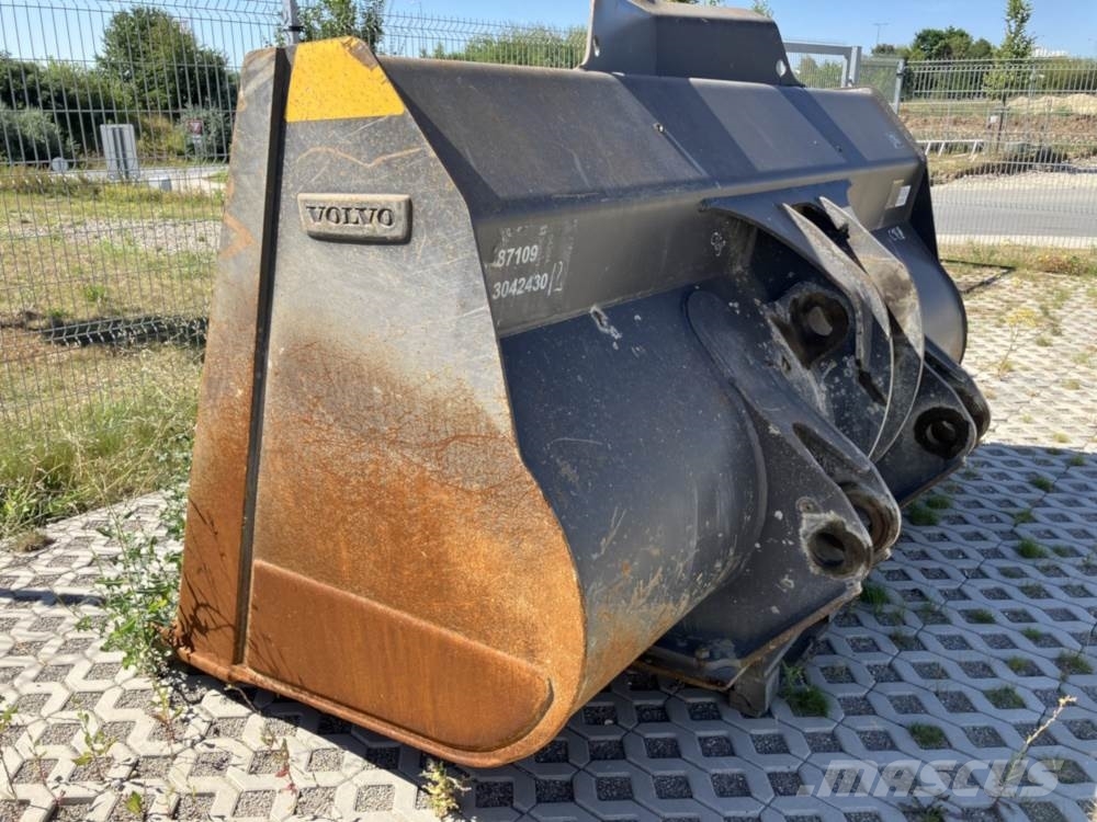 Volvo Schaufel mit Zähnen - Festanbau Cucharones