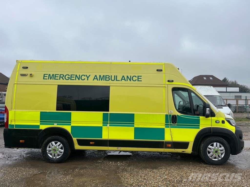 Fiat Ducato A&E Fiat Ducato A&E Ambulance with Stryker Ambulancias