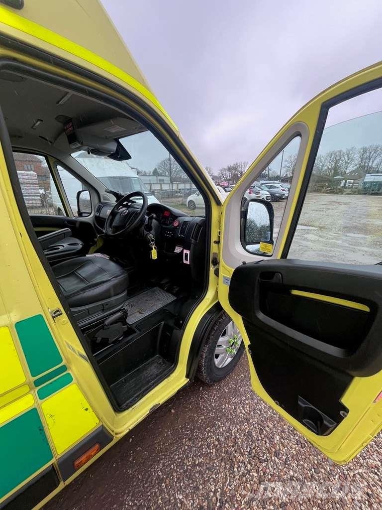 Fiat Ducato A&E Fiat Ducato A&E Ambulance with Stryker Ambulancias