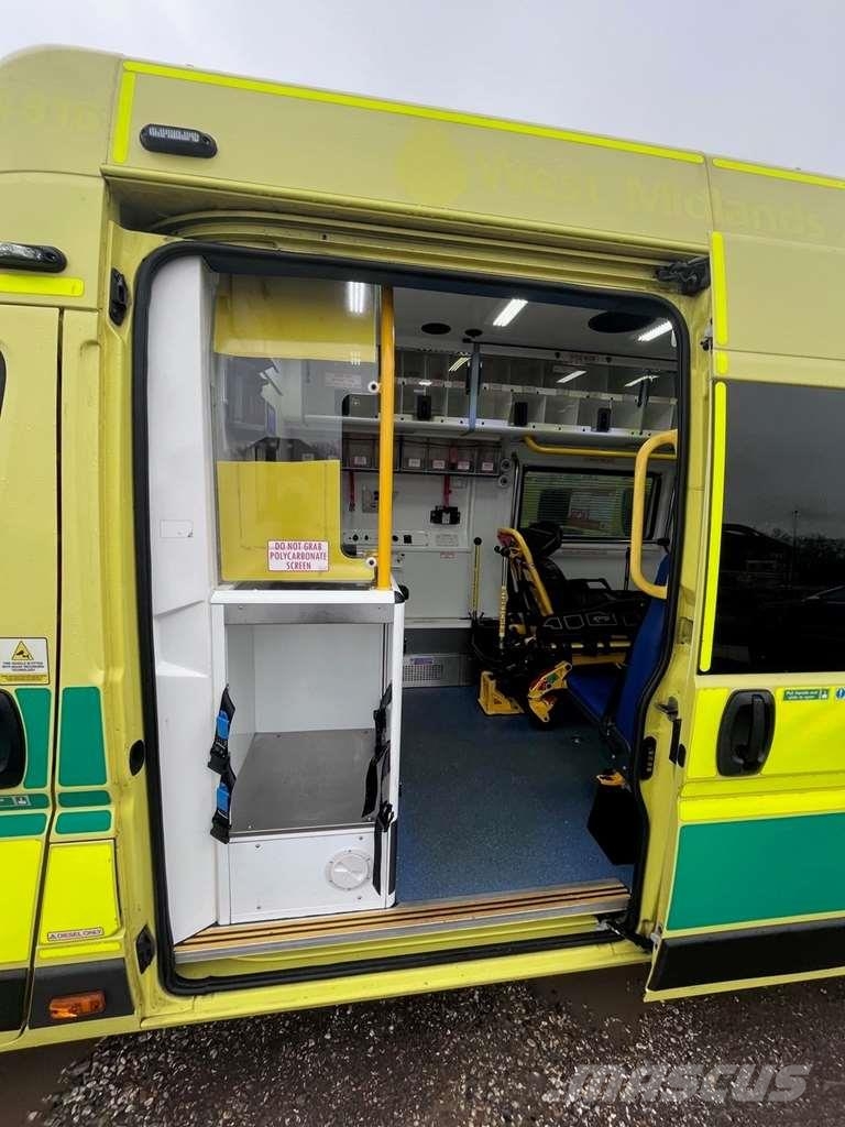 Fiat Ducato A&E Fiat Ducato A&E Ambulance with Stryker Ambulancias