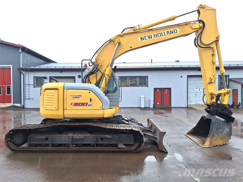 New Holland KOBELCO E200SRLC Escavatori cingolati