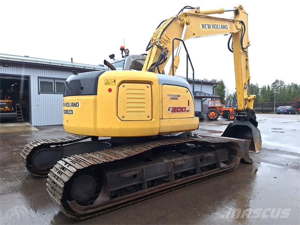 New Holland KOBELCO E200SRLC Escavatori cingolati