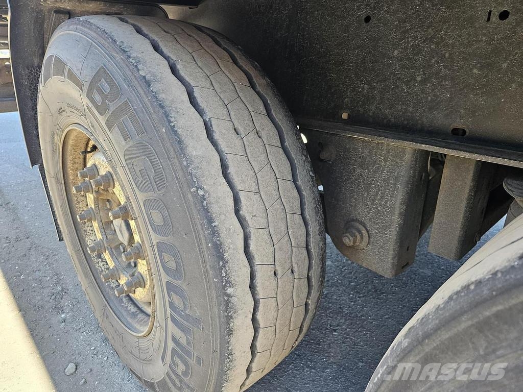 Kögel SN 24 - SLIDING ROOF - COIL - MERCEDES DISC Semirremolques de caja de lona