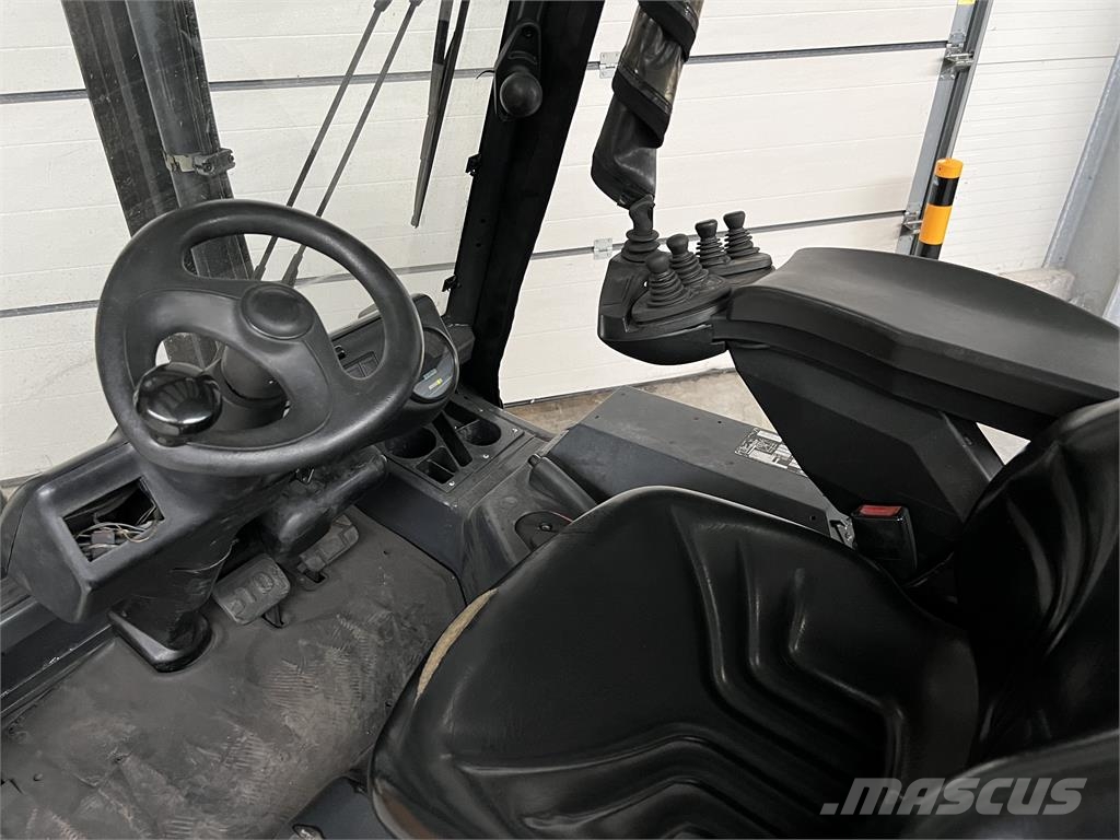 Linde E30 / 03 / 600 Electric forklifts